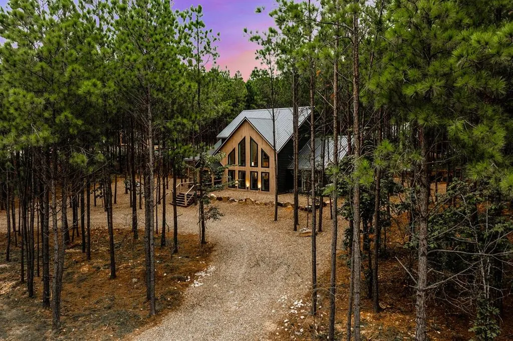 Photo 3 — 116 Sunrise Trail, Broken Bow, OK 74728