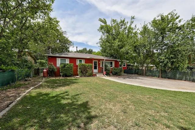Photo 4 — 2709 N Saint Peter Avenue, Oklahoma City, OK 73141