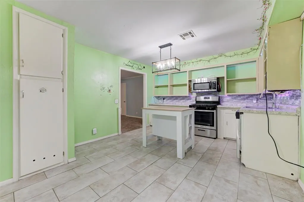 Photo 11 — 2709 N Saint Peter Avenue, Oklahoma City, OK 73141