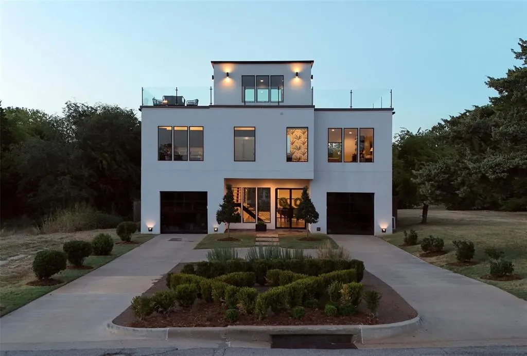 Front exterior — 241 NE 13th Street, Oklahoma City, OK 73104
