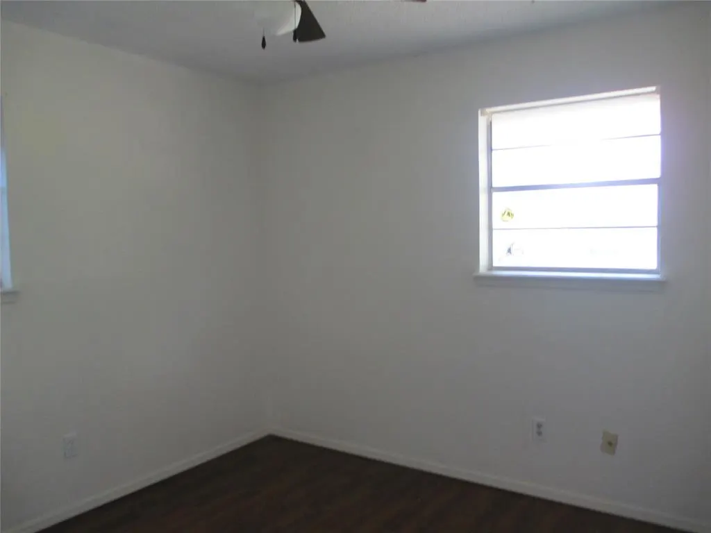 Photo 10 — 1052 NW 7th Place, Oklahoma City, OK 73160