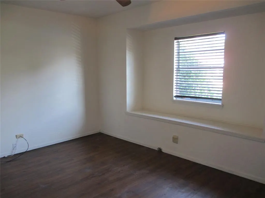 Photo 11 — 1052 NW 7th Place, Oklahoma City, OK 73160