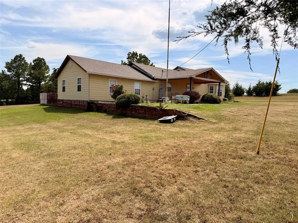 Photo 4 — 35763 Leo Road, Asher, OK 74826