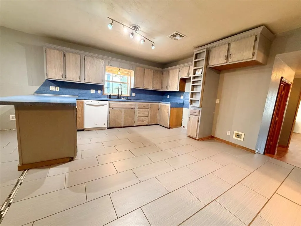 Photo 11 — 35763 Leo Road, Asher, OK 74826