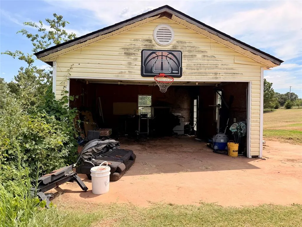 Photo 39 — 35763 Leo Road, Asher, OK 74826