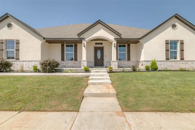 Photo 2 — 2313 E Kellan Court Terrace, Mustang, OK 73064