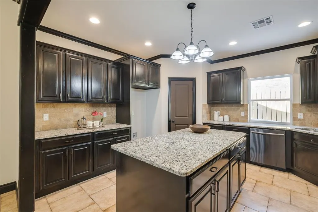 Photo 14 — 2313 E Kellan Court Terrace, Mustang, OK 73064
