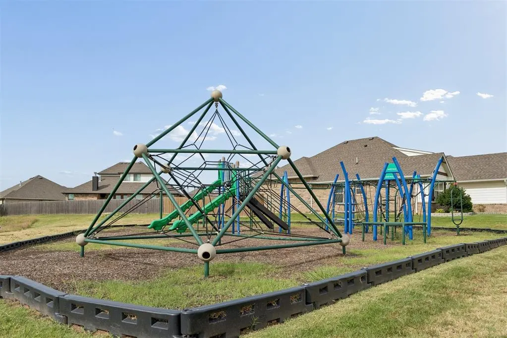 Photo 13 — 9040 NW 119th Street, Yukon, OK 73099