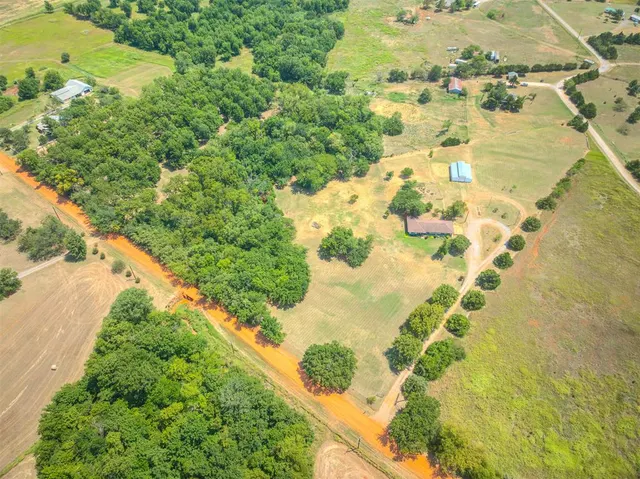 Photo 4 — 16627 W Forrest Hills Road, Cashion, OK 73016