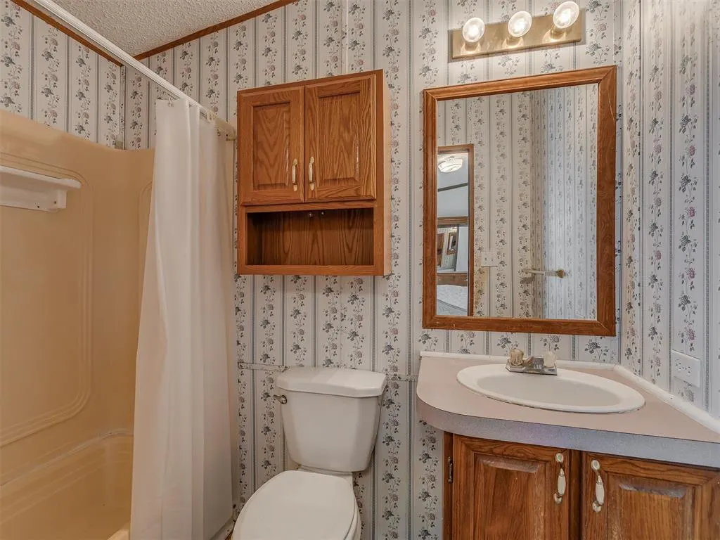 Photo 17 — 16099 Rolling Hills Road 1/2, Yukon, OK 73099