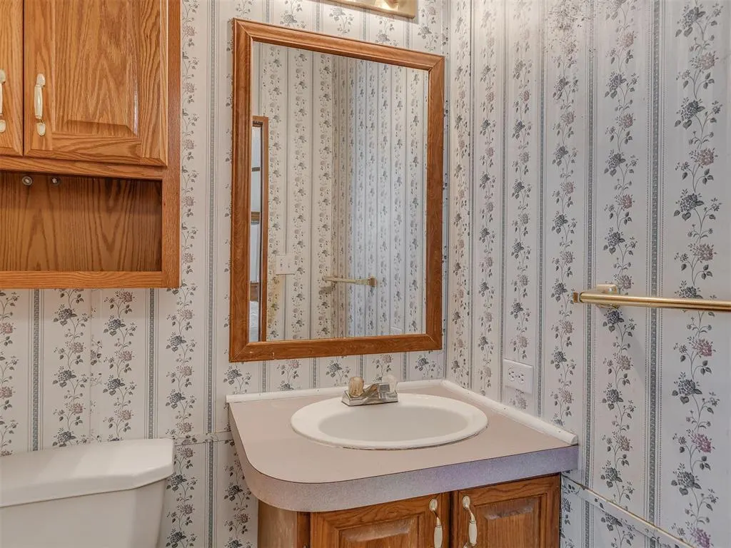 Photo 18 — 16099 Rolling Hills Road 1/2, Yukon, OK 73099