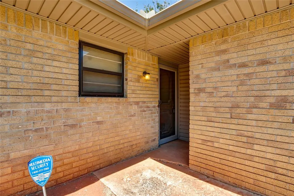 Photo 5 — 1100 Ridgeway Drive, Yukon, OK 73099