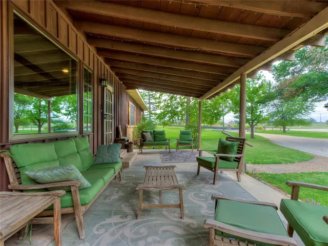 Photo 4 — 3555 E Imhoff Road, Norman, OK 73026