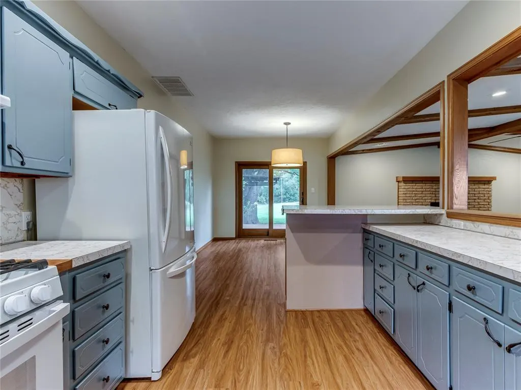 Photo 18 — 3555 E Imhoff Road, Norman, OK 73026