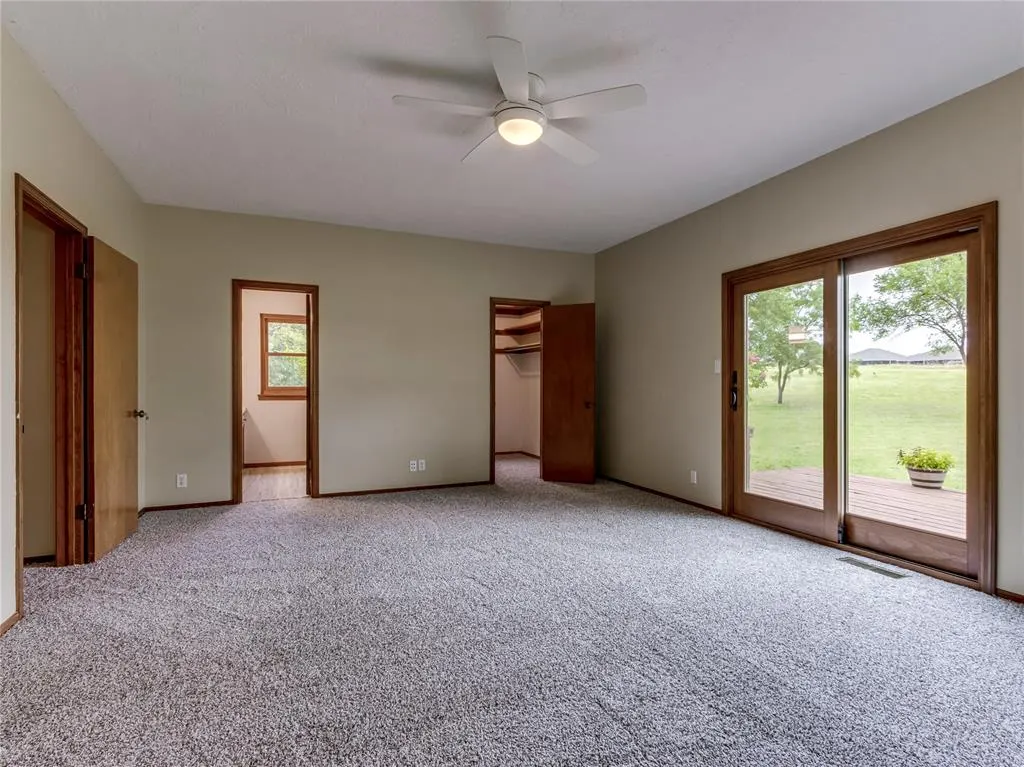 Photo 21 — 3555 E Imhoff Road, Norman, OK 73026