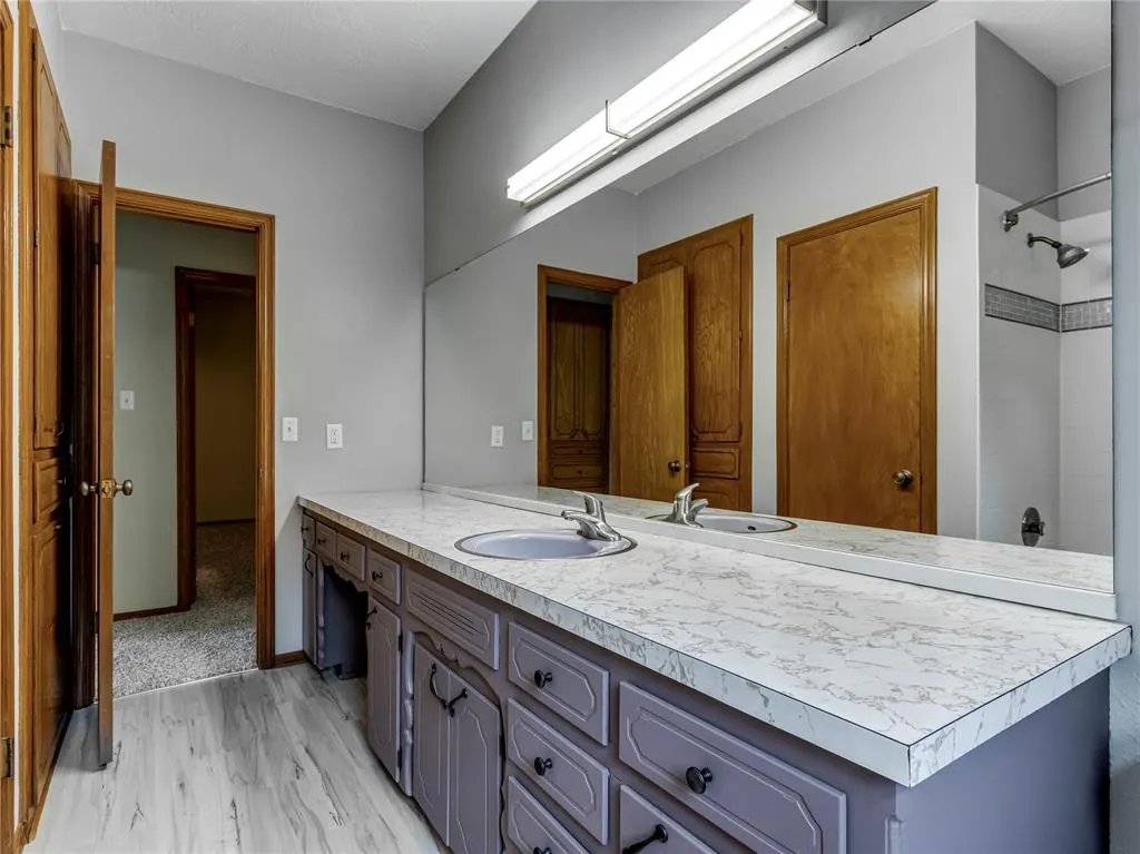 Photo 31 — 3555 E Imhoff Road, Norman, OK 73026