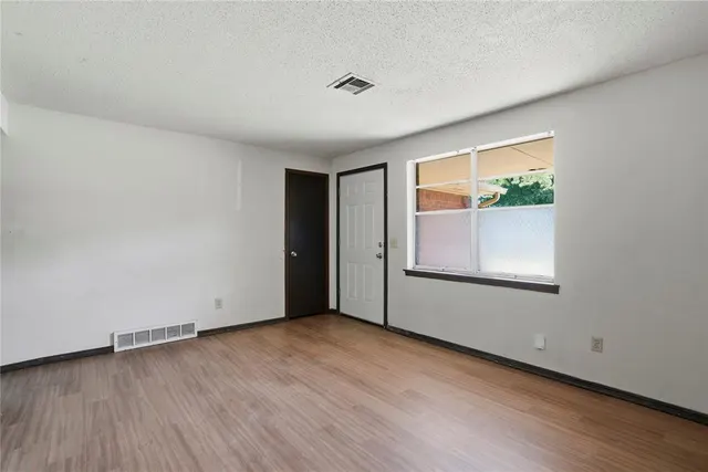 Photo 6 — 5217 Brookdale Drive, Oklahoma City, OK 73135