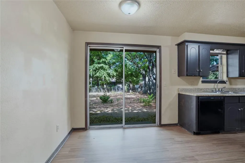 Photo 8 — 5217 Brookdale Drive, Oklahoma City, OK 73135
