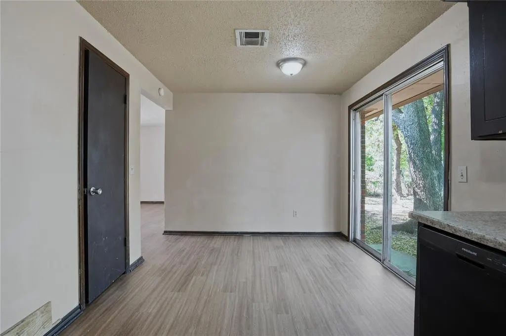 Photo 13 — 5217 Brookdale Drive, Oklahoma City, OK 73135