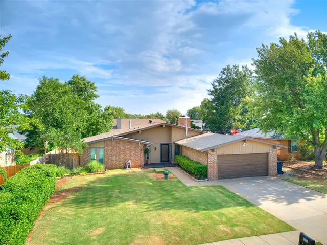 Photo 2 — 7921 NW 101st Street, Oklahoma City, OK 73162