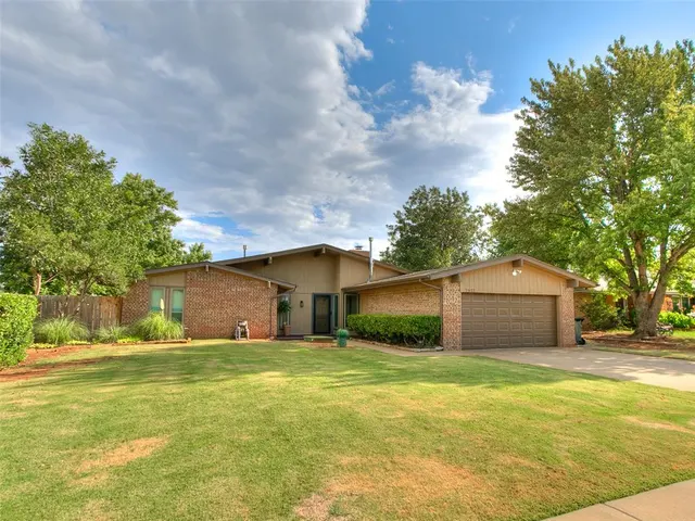 Photo 3 — 7921 NW 101st Street, Oklahoma City, OK 73162