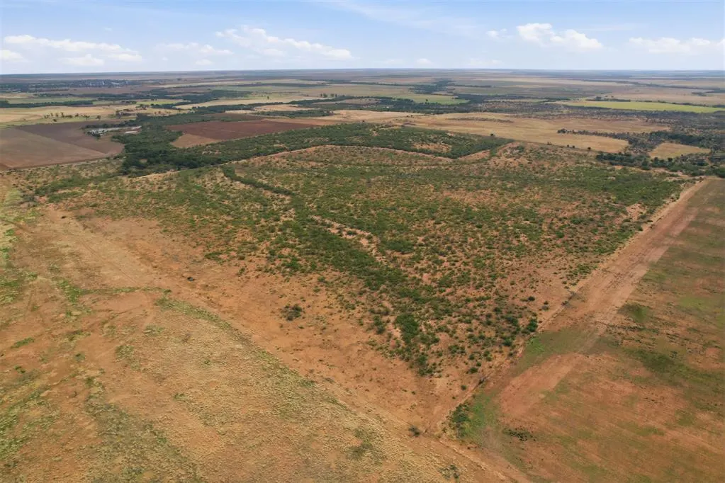 Photo 12 — 1850 N County Road, Eldorado, OK 73537