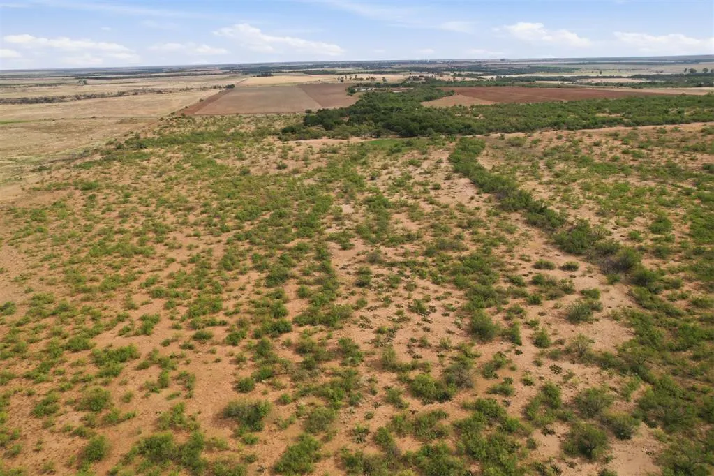 Photo 15 — 1850 N County Road, Eldorado, OK 73537