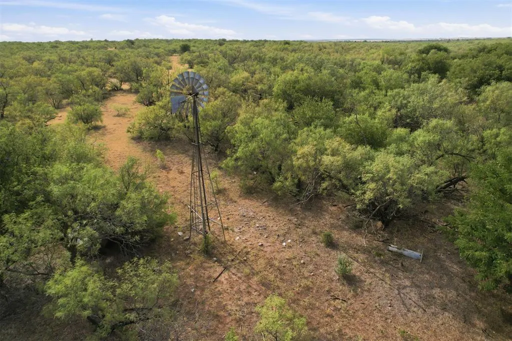 Photo 18 — 1850 N County Road, Eldorado, OK 73537