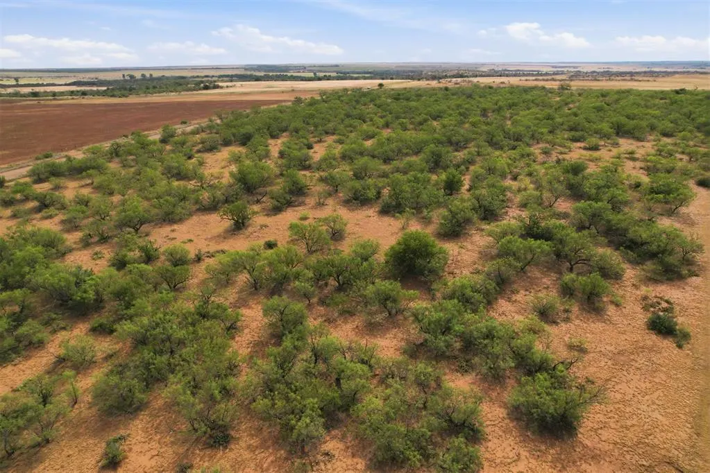 Photo 22 — 1850 N County Road, Eldorado, OK 73537