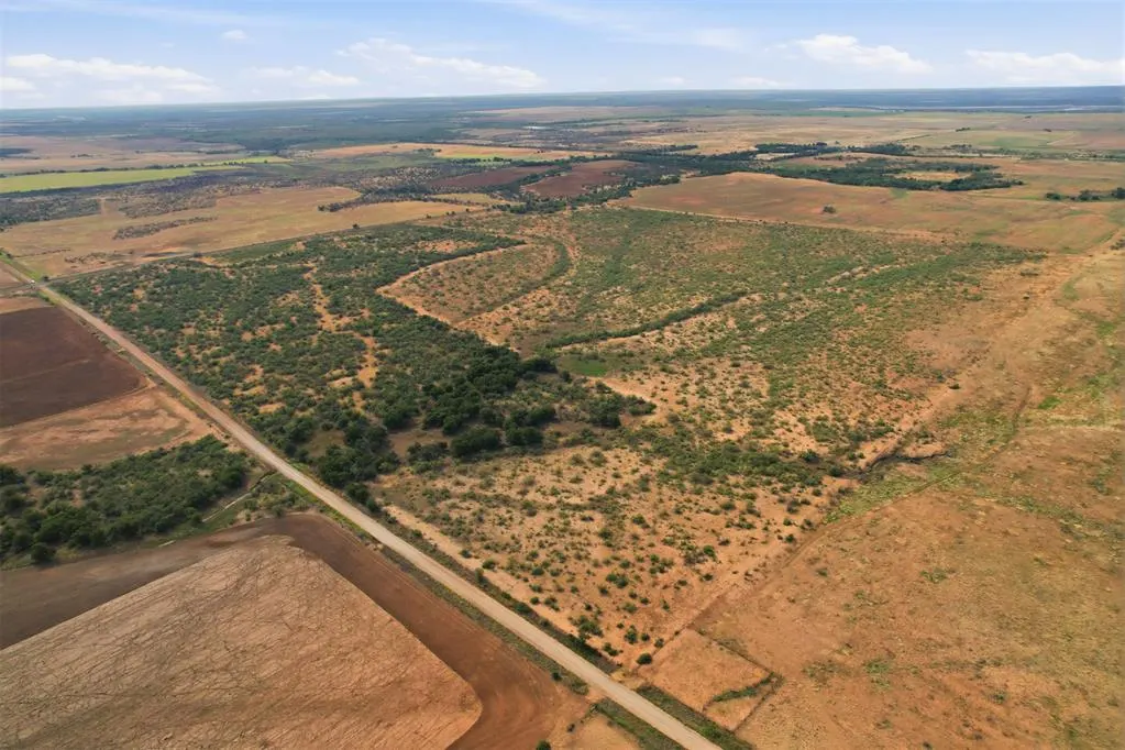Photo 37 — 1850 N County Road, Eldorado, OK 73537