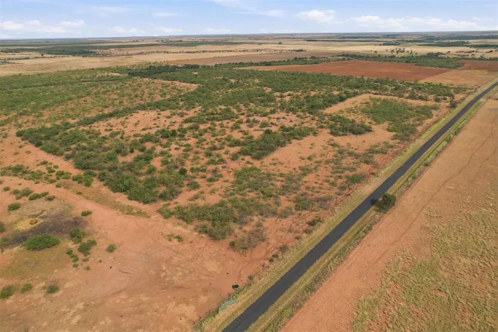 Photo 39 — 1850 N County Road, Eldorado, OK 73537