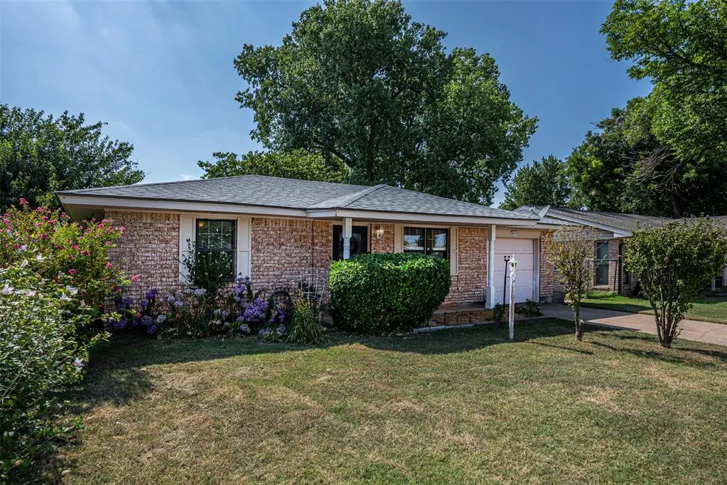Photo 5 — 411 S Brookview Lane, Mustang, OK 73064