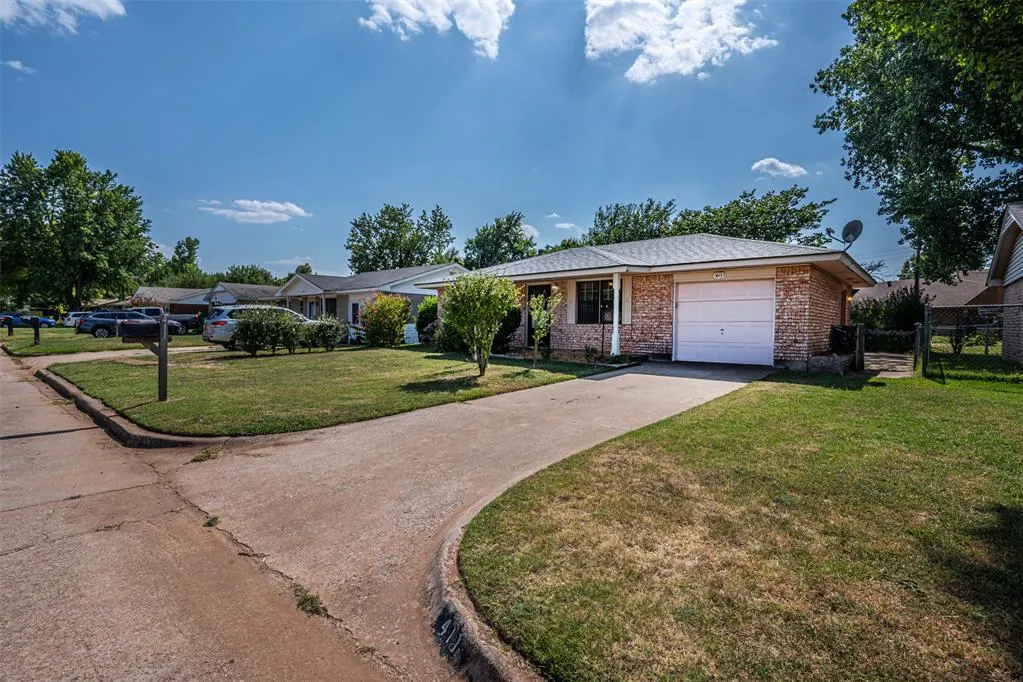 Photo 6 — 411 S Brookview Lane, Mustang, OK 73064