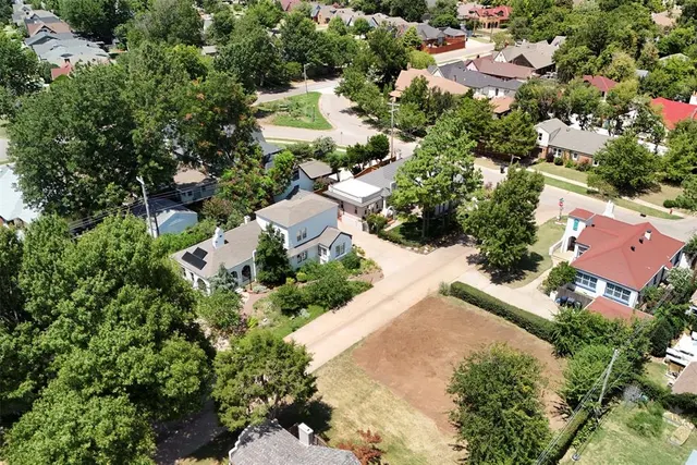 Photo 6 — 2116 Carey Place, Oklahoma City, OK 73106