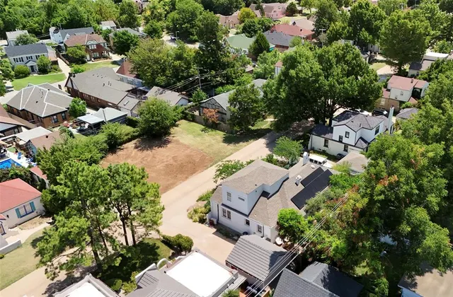 Photo 8 — 2116 Carey Place, Oklahoma City, OK 73106