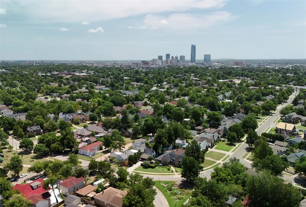 Photo 11 — 2116 Carey Place, Oklahoma City, OK 73106