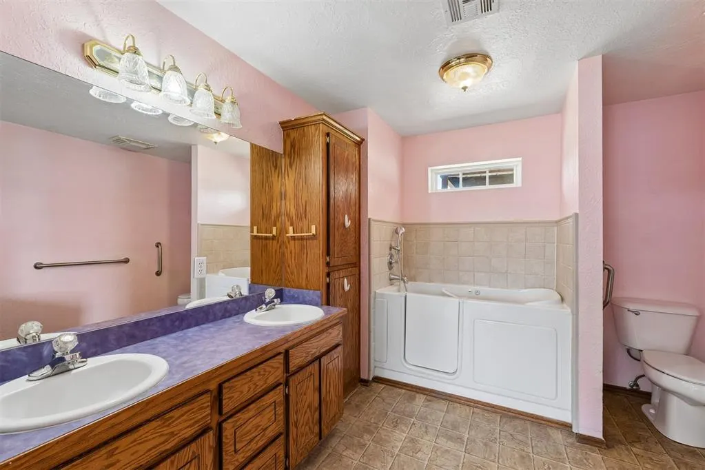 Photo 5 — 107 Cottonwood Road, Davis, OK 73030