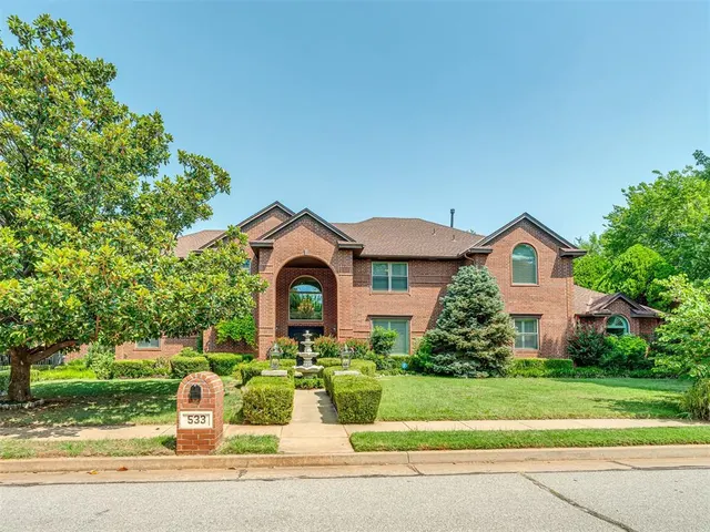 Front exterior — 533 Hollowdale, Edmond, OK 73003