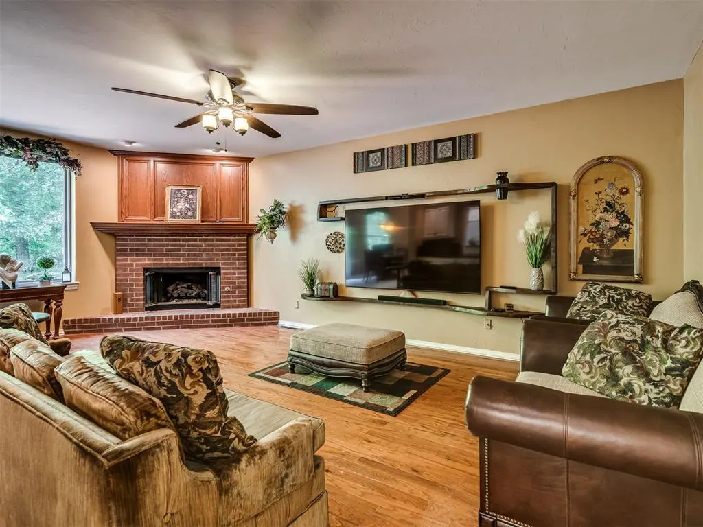 Photo 12 — 533 Hollowdale, Edmond, OK 73003
