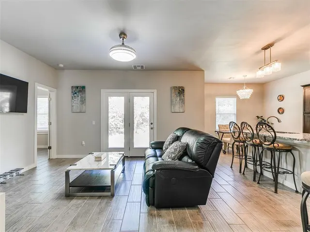 Photo 5 — 9896 Abington Circle, Edmond, OK 73025