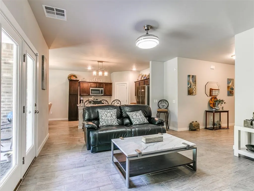 Photo 7 — 9896 Abington Circle, Edmond, OK 73025