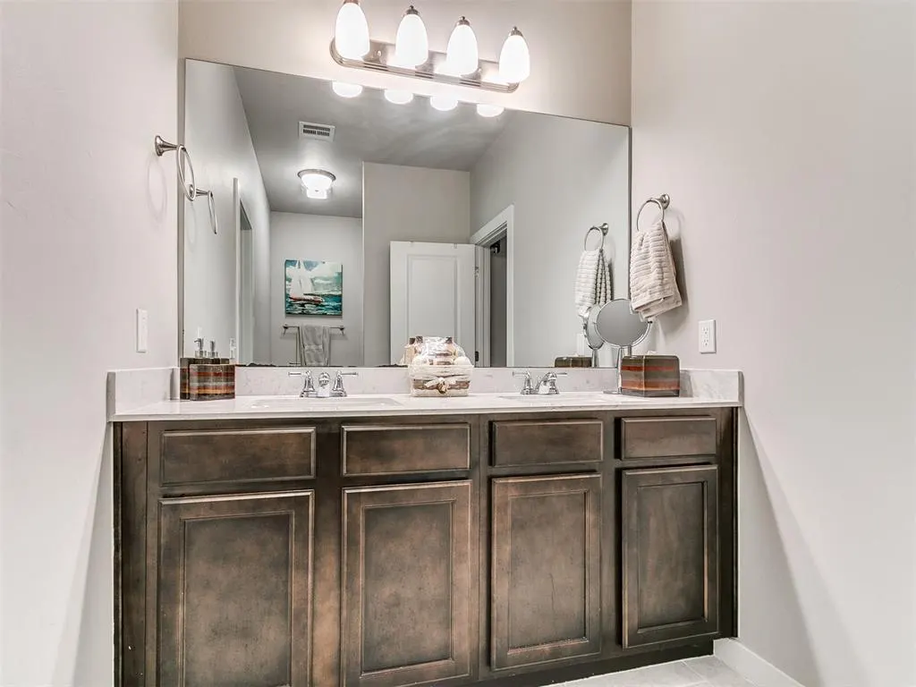 Photo 13 — 9896 Abington Circle, Edmond, OK 73025
