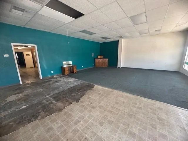 Photo 2 — 215 E Main Street, Cordell, OK 73632