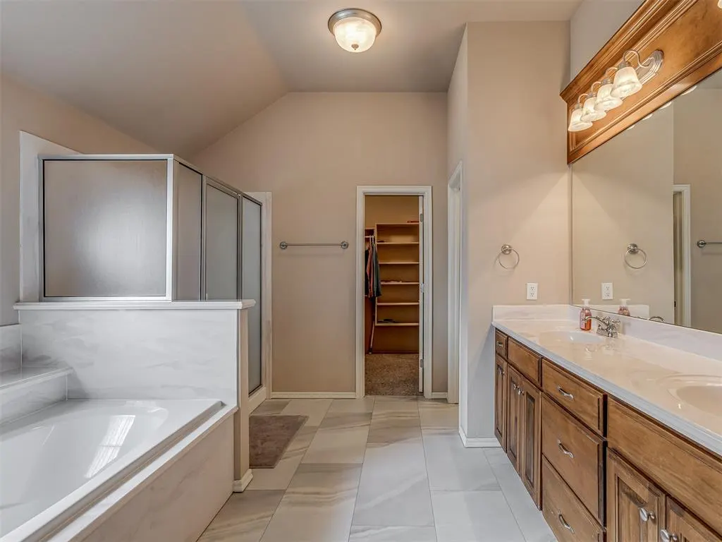 Photo 17 — 301 E Mobile Terrace, Mustang, OK 73064