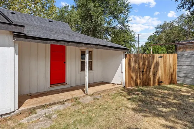 Photo 4 — 103 E Ash Street, Carnegie, OK 73015
