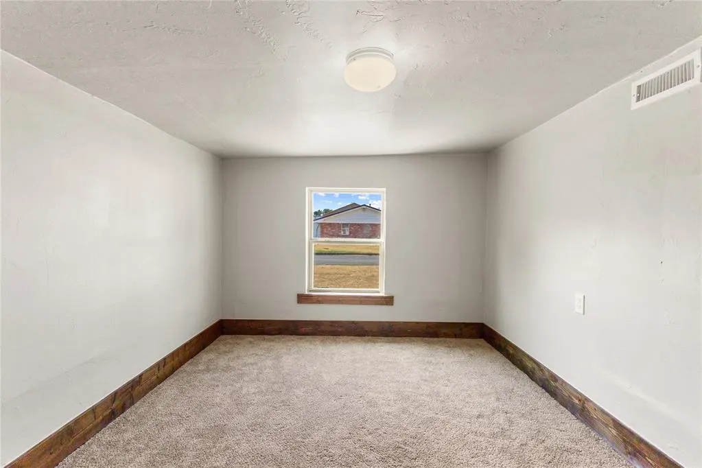 Photo 14 — 103 E Ash Street, Carnegie, OK 73015