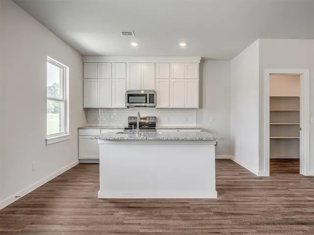 Photo 7 — 6404 E Cowboy Trail Way, Stillwater, OK 74075
