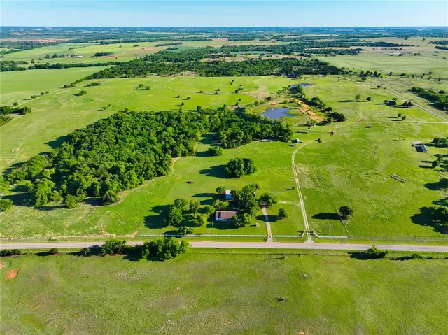 Photo 5 — 1201 W County Road 72 Drive 2, Guthrie, OK 73044