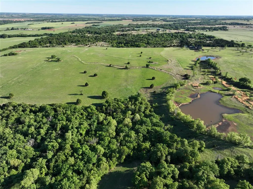 Photo 8 — 1201 W County Road 72 Drive 2, Guthrie, OK 73044