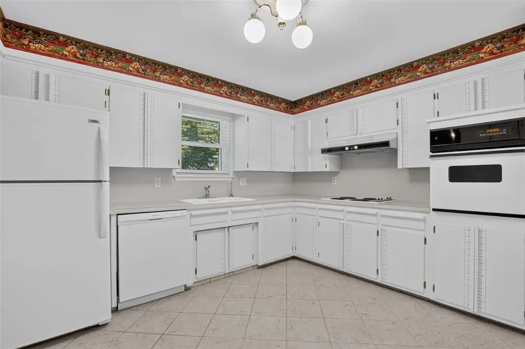 Photo 11 — 1712 Westbrooke Terrace, Norman, OK 73072